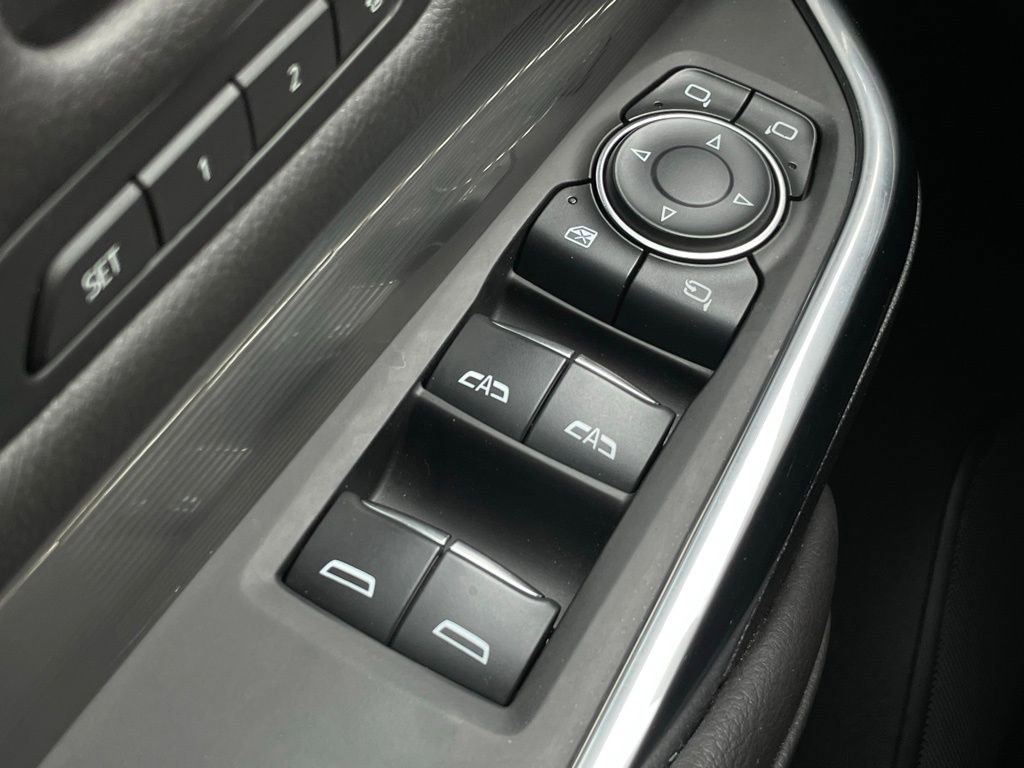 Used 2024 Cadillac XT4 Premium Luxury image 12