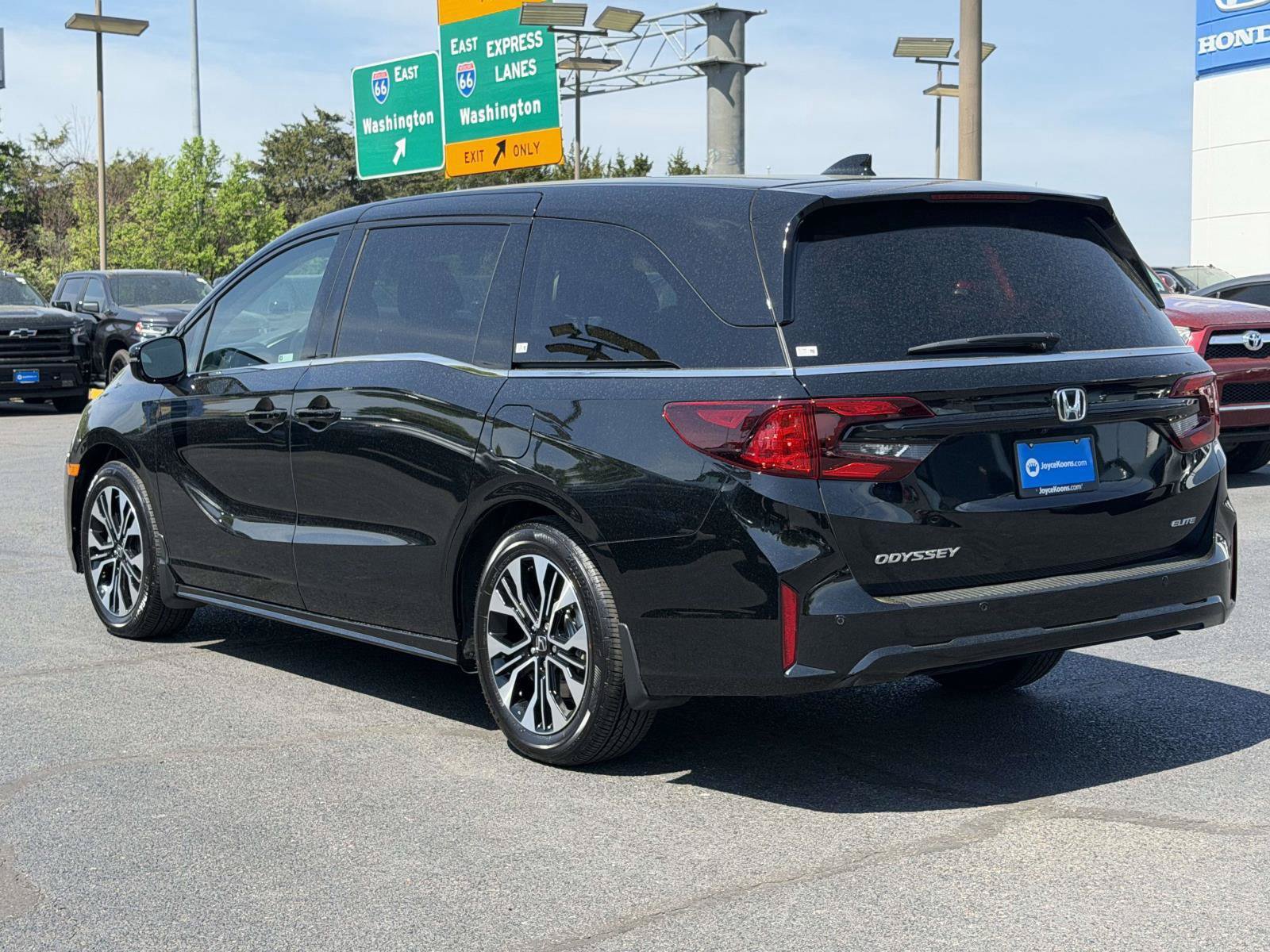 Certified 2026 Honda Odyssey Elite image 3