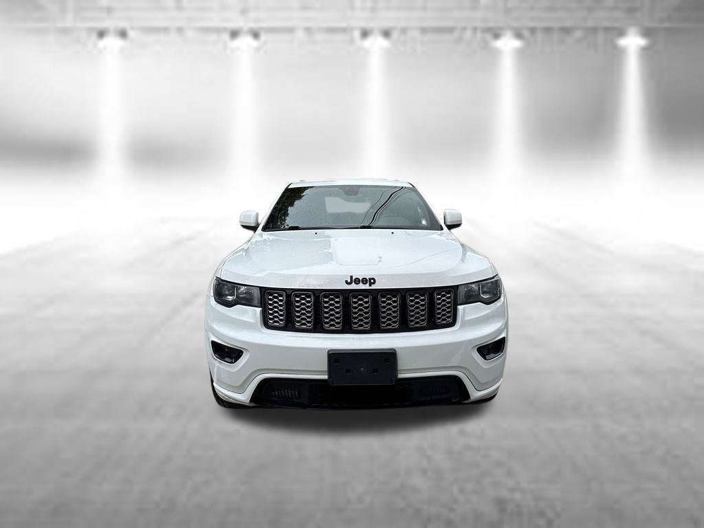 Used 2018 Jeep Grand Cherokee Altitude AWD/4WD image 2