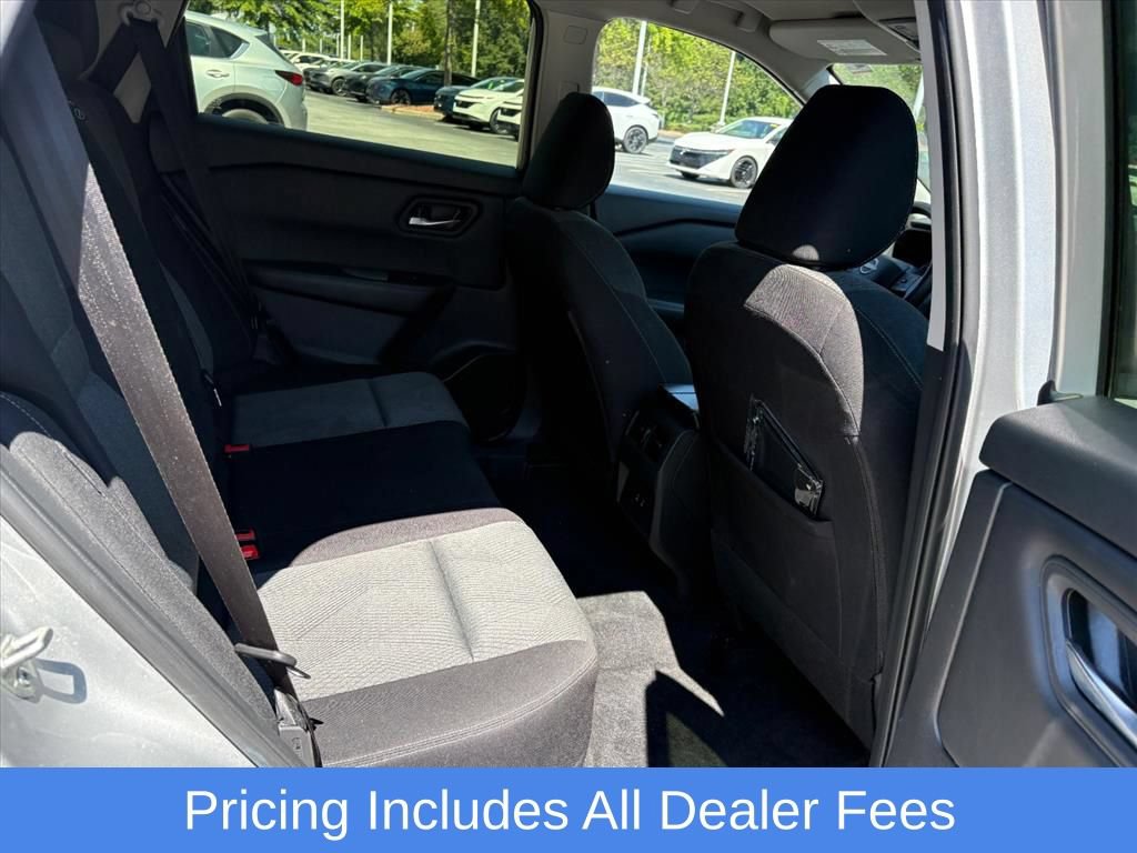 Used 2025 Nissan Rogue SV AWD/4WD image 20