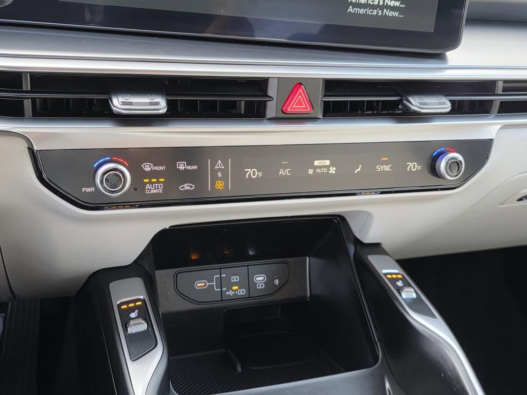 Used 2025 Kia Sorento EX w/ Panoramic Sunroof Package image 25