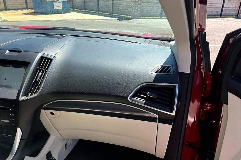Used 2018 Ford Edge Titanium w/ Equipment Group 301A image 13