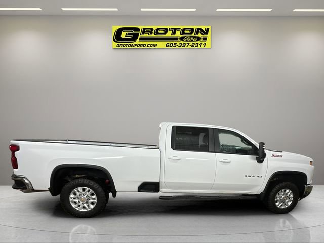 Used 2024 Chevrolet Silverado 3500 LT w/ Convenience Package image 4