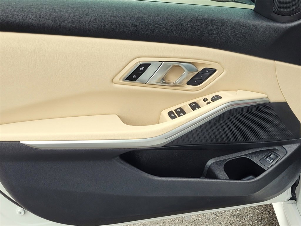 Used 2023 BMW 330i Sedan w/ Convenience Package image 10