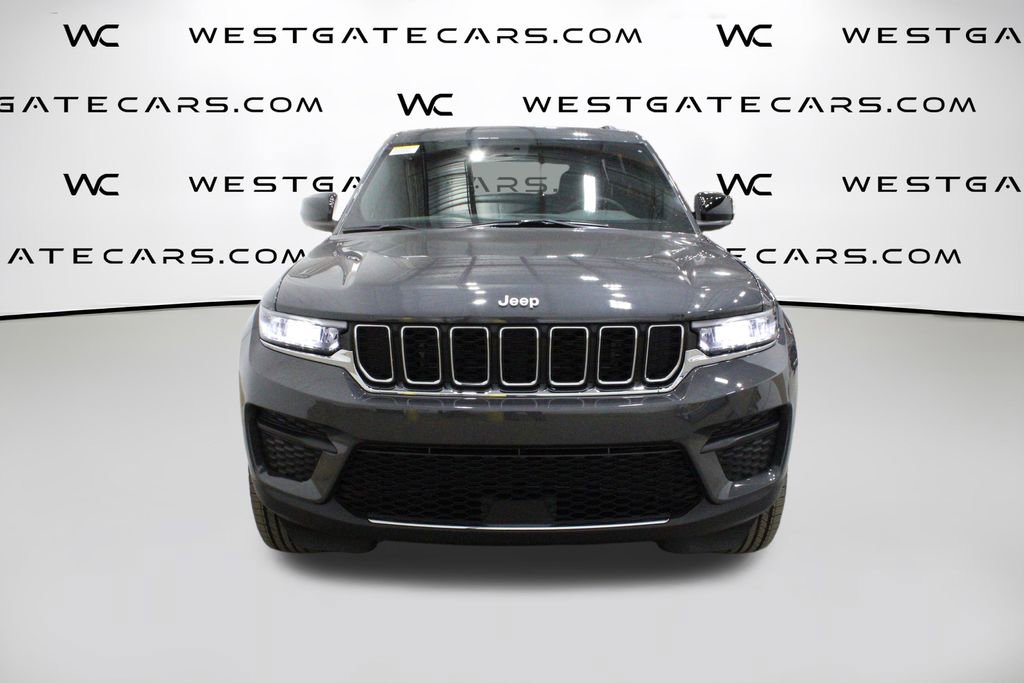 New 2025 Jeep Grand Cherokee Laredo w/ Luxury Tech Group I image 4