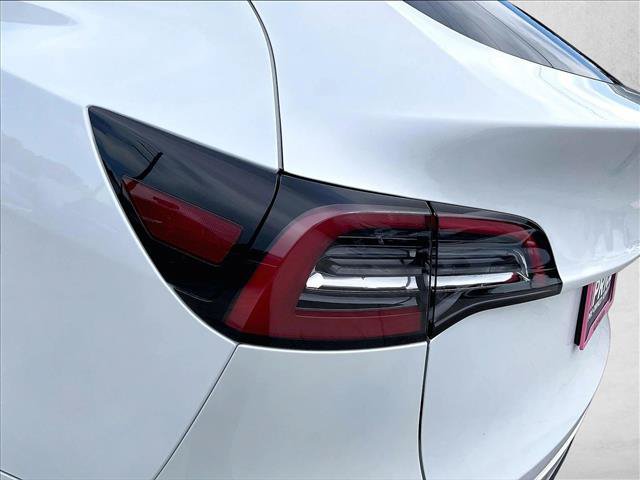 Used 2023 Tesla Model Y Long Range AWD/4WD image 27