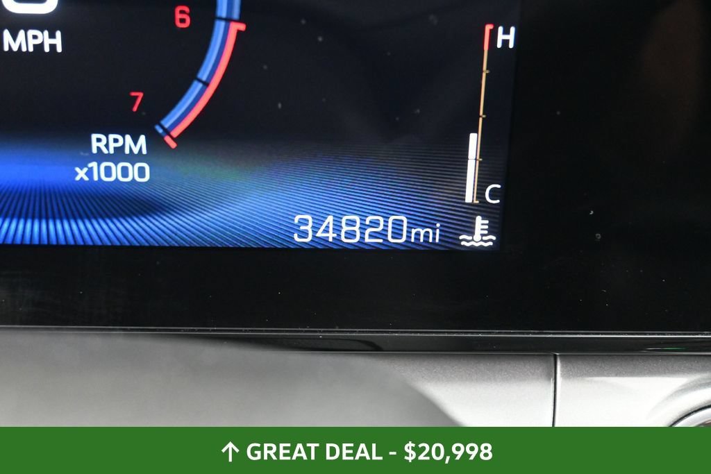 Used 2025 Chevrolet Trax LT FWD image 38