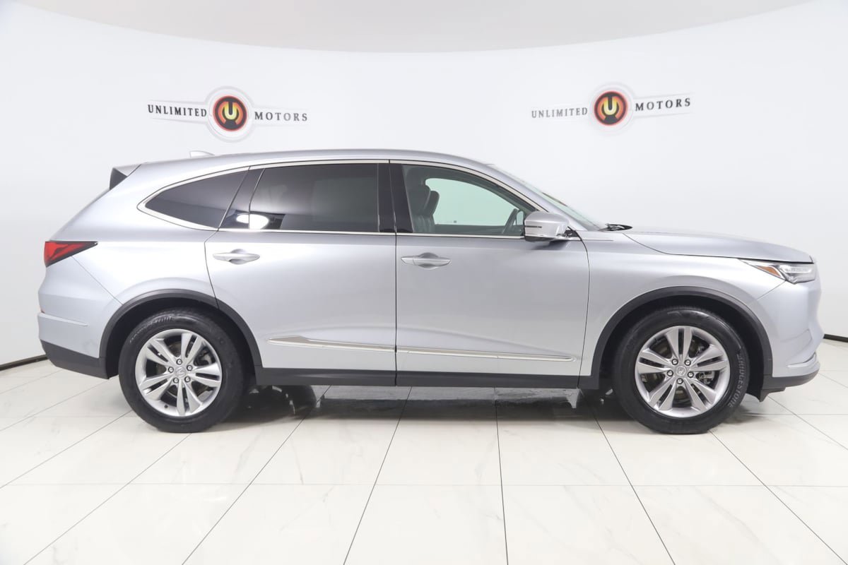 Used 2023 Acura MDX SH-AWD image 2