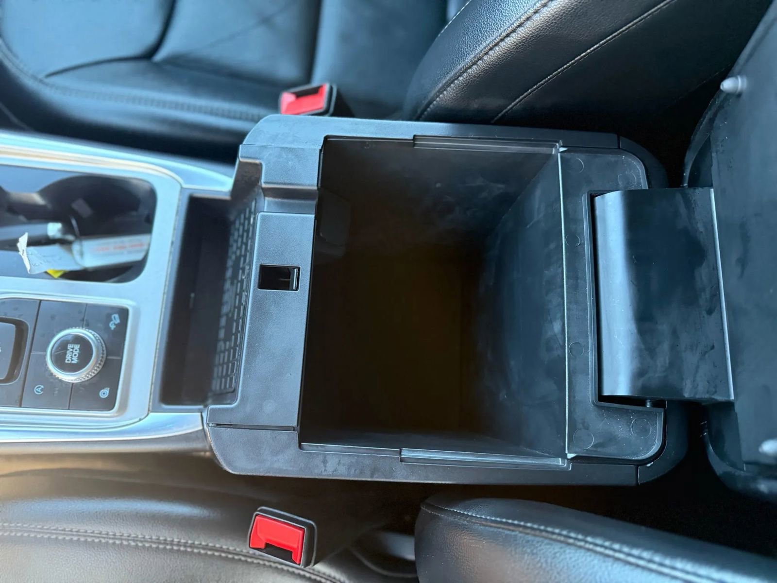 Used 2023 Ford Explorer Limited image 34