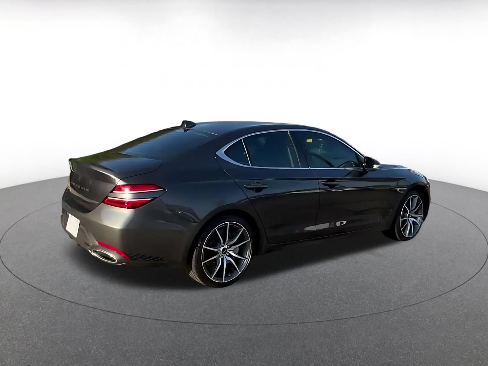 Used 2025 Genesis G70 2.5T AWD/4WD image 14