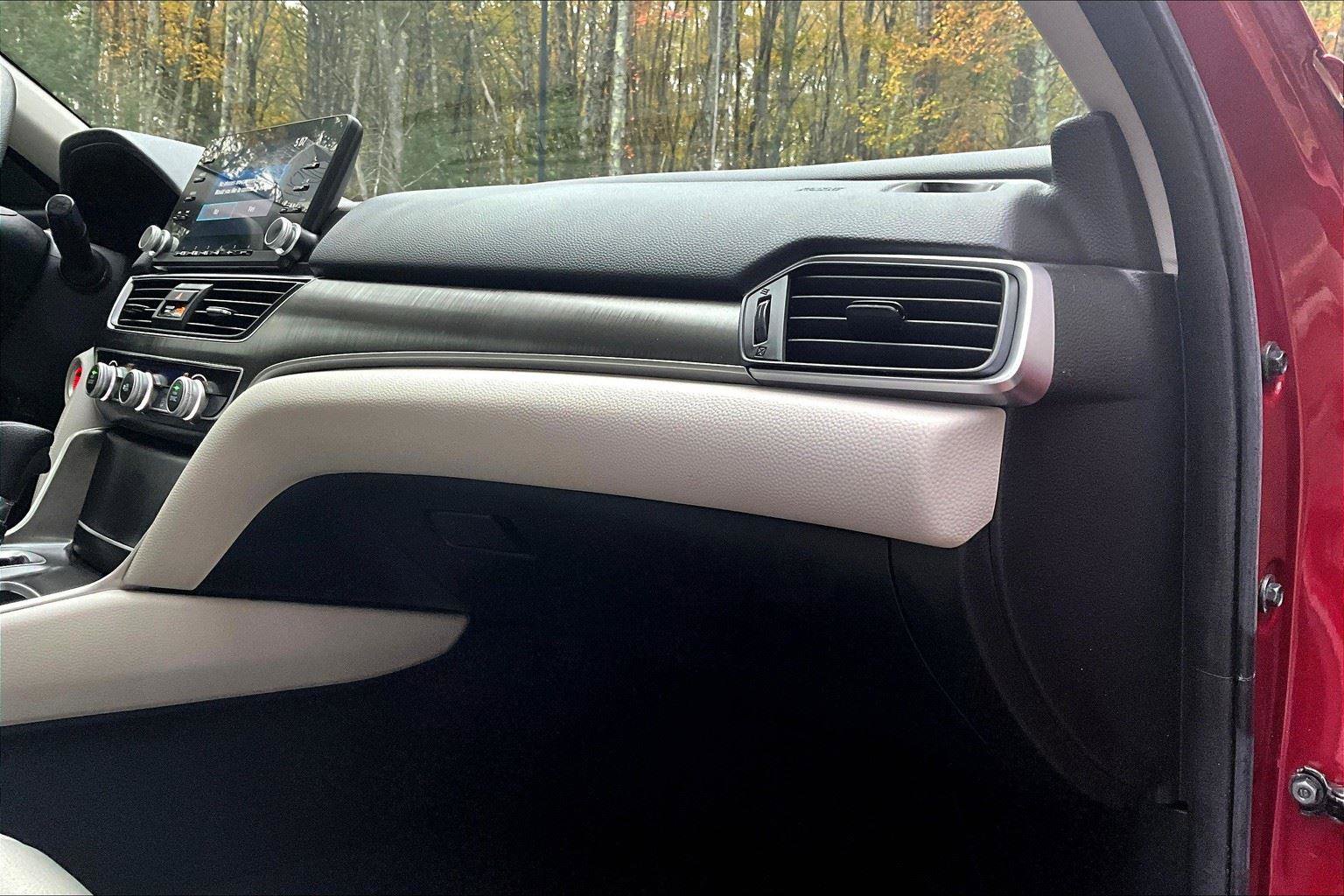 Used 2019 Honda Accord LX image 16