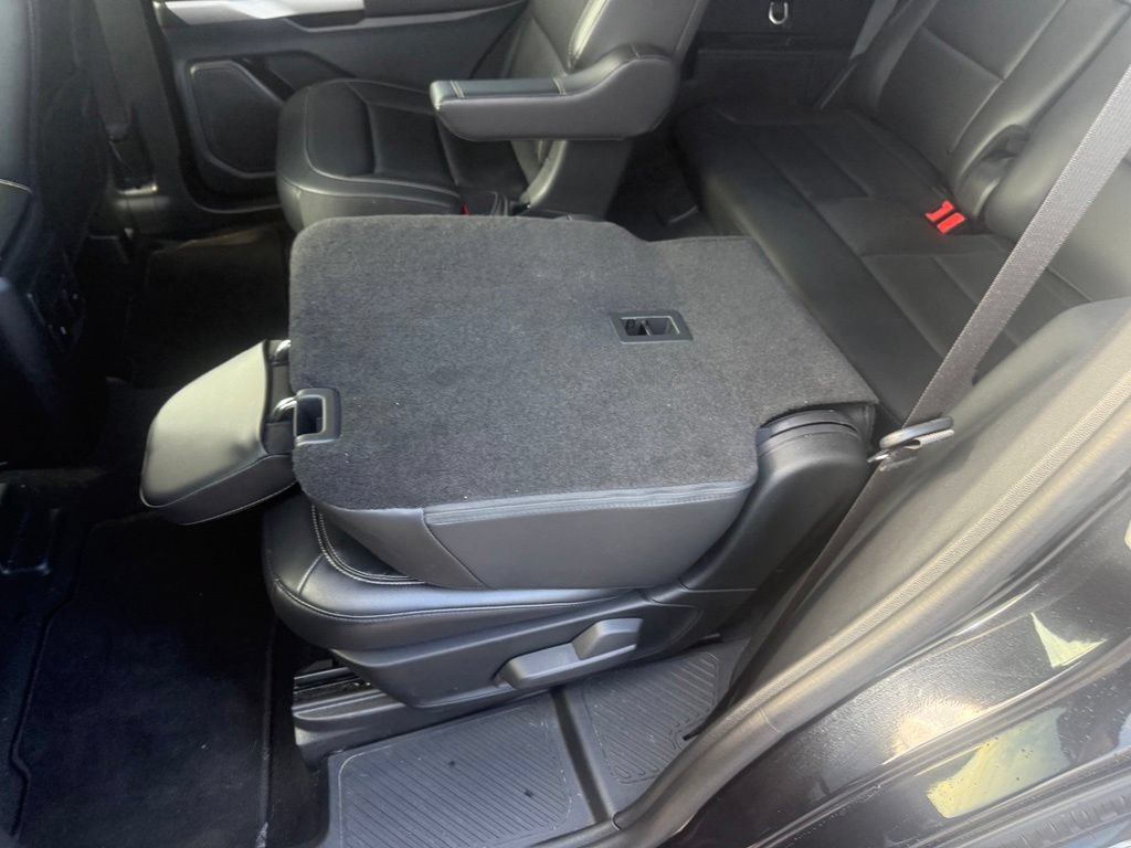 Used 2024 Ford Explorer XLT w/ Equipment Group 202A AWD/4WD image 34