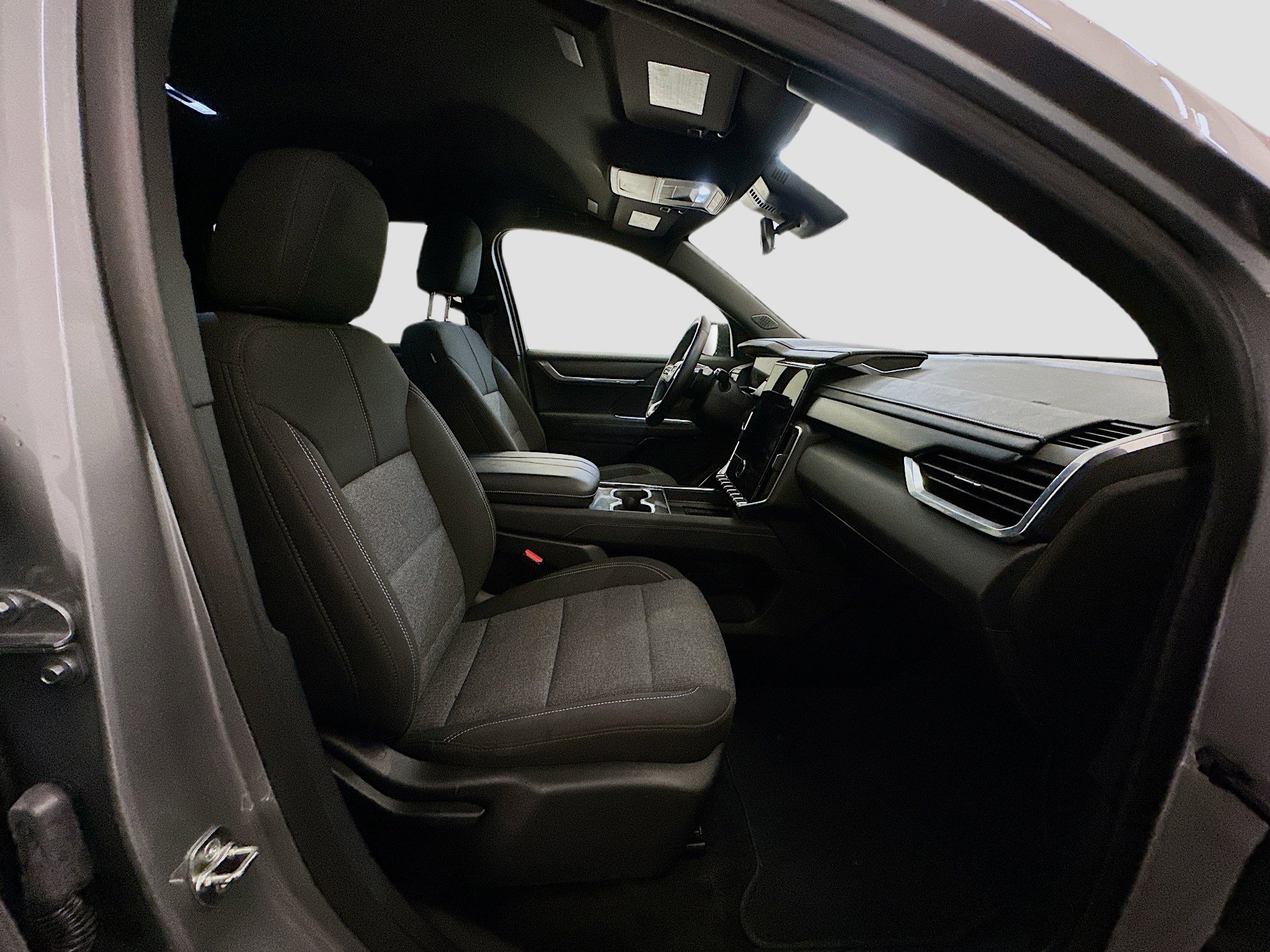 Used 2025 GMC Acadia Elevation image 34