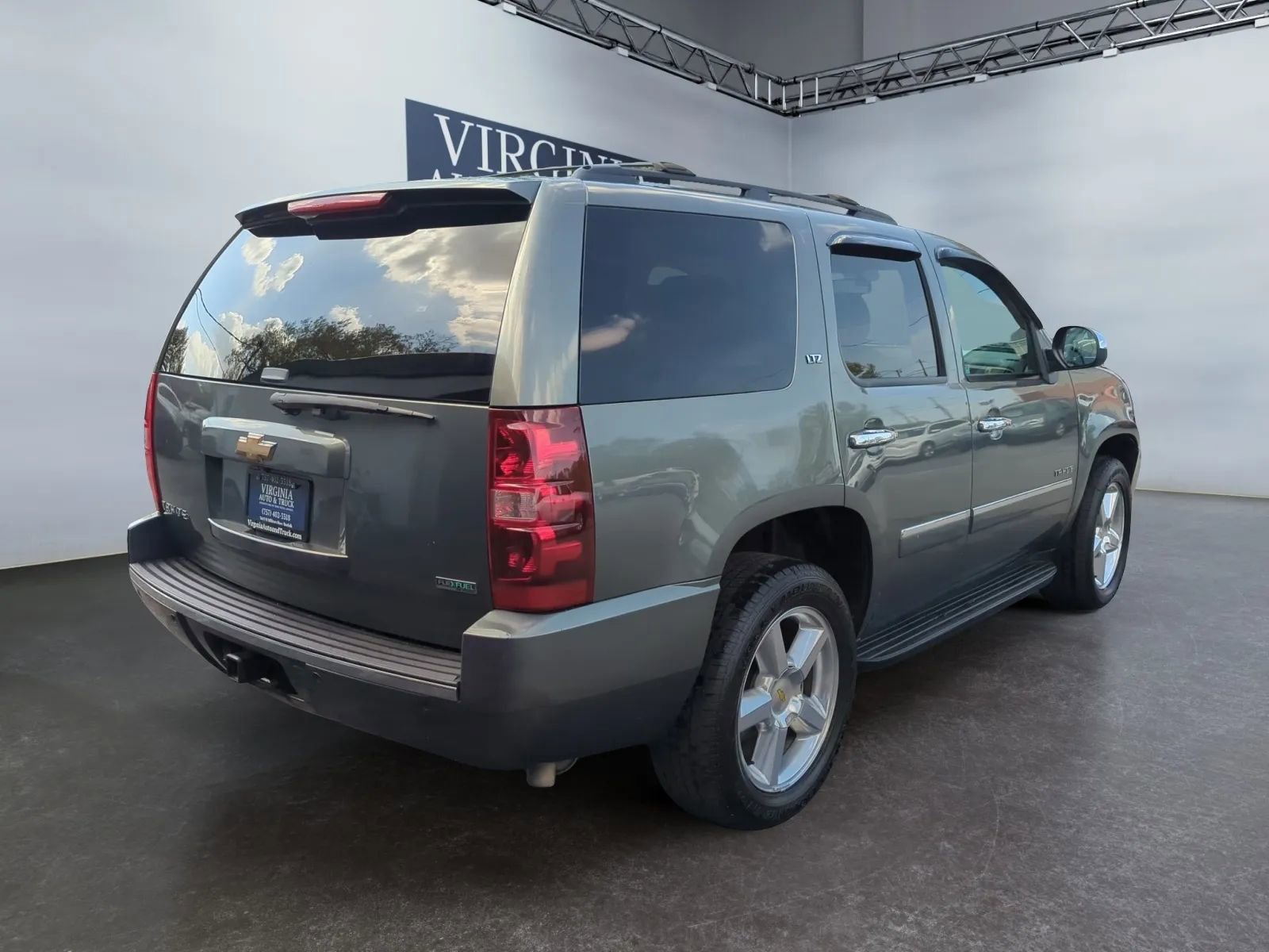 Used 2011 Chevrolet Tahoe LTZ RWD image 11