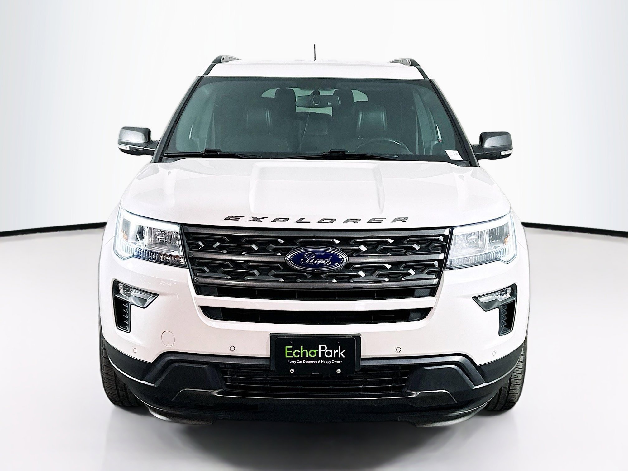 Used 2018 Ford Explorer XLT w/ Equipment Group 202A image 2