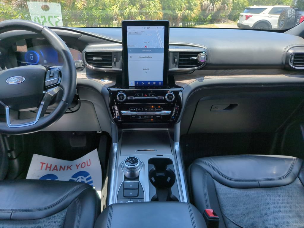 Certified 2022 Ford Explorer Platinum w/ Equipment Group 601A AWD/4WD image 18