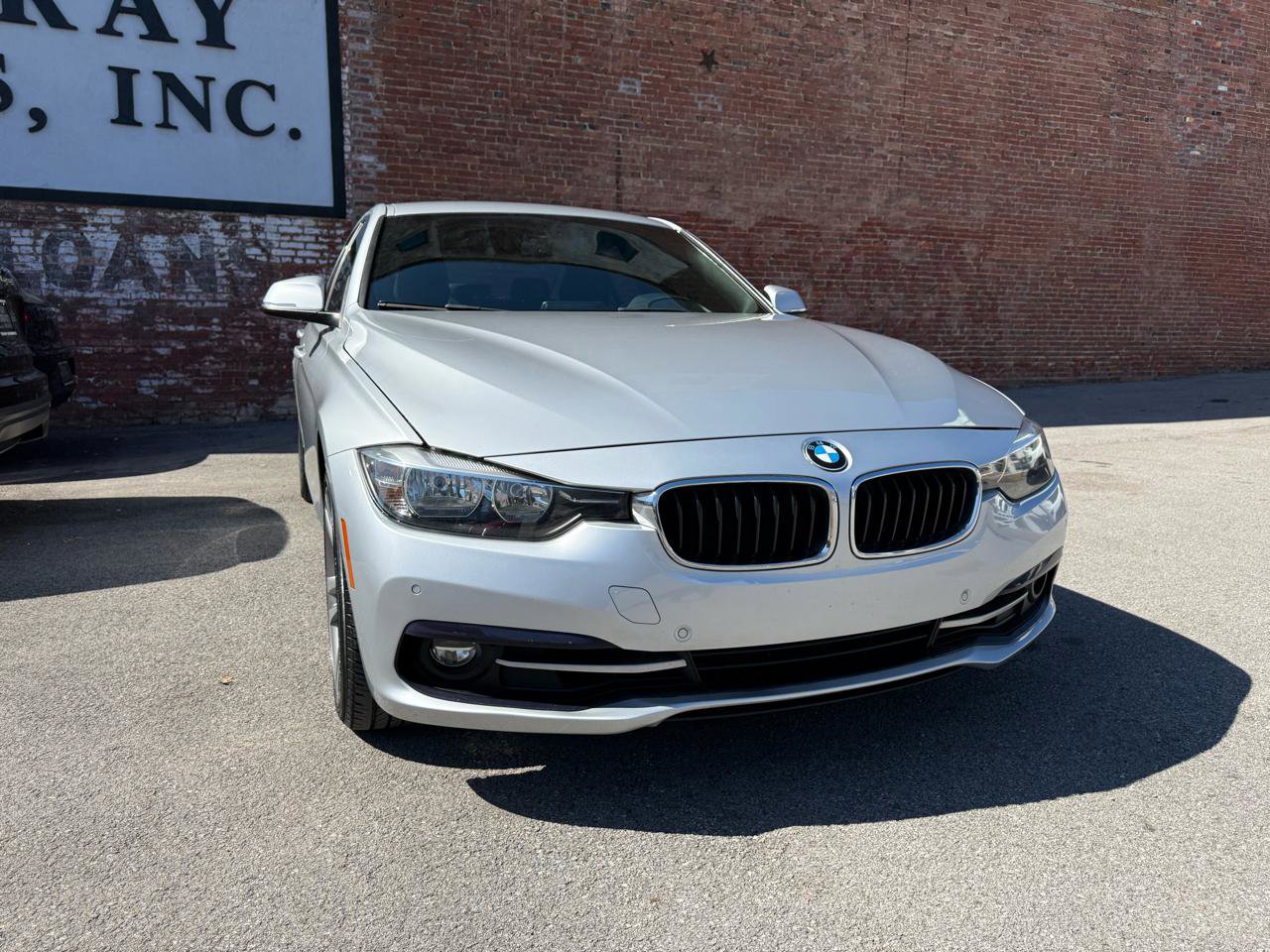 Used 2017 BMW 330i 330i Sedan South Africa image 2