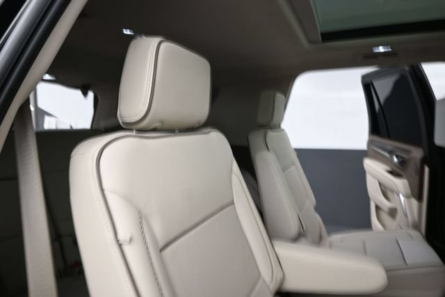 Used 2024 GMC Yukon Denali w/ Advanced Technology Package AWD/4WD image 26