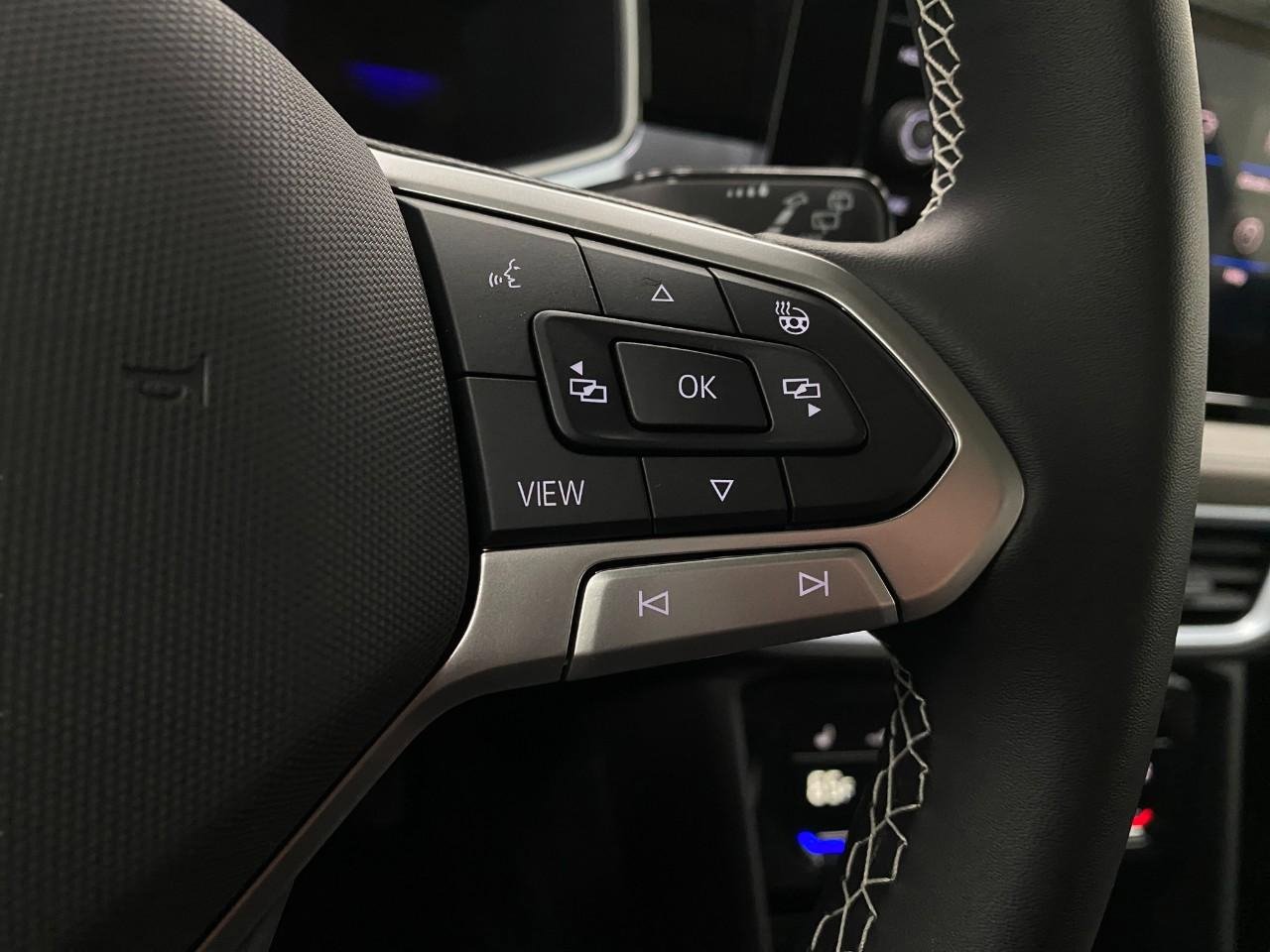 New 2026 Volkswagen Taos SE image 15