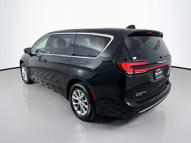 Used 2026 Chrysler Pacifica Select AWD/4WD image 5