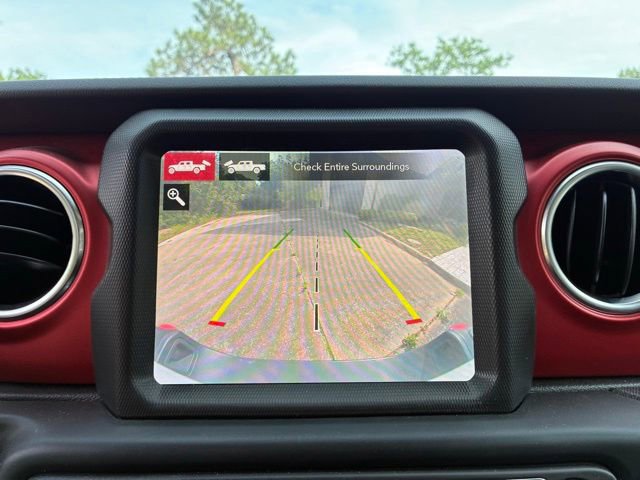 Used 2023 Jeep Gladiator Rubicon w/ LED Lighting Group AWD/4WD image 18
