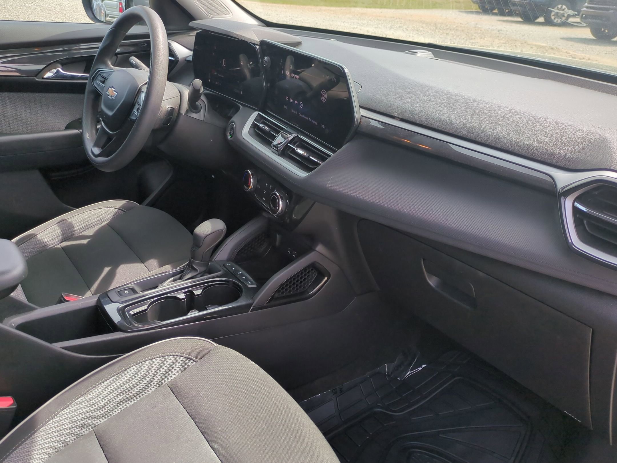 Certified 2025 Chevrolet TrailBlazer LT AWD/4WD image 42