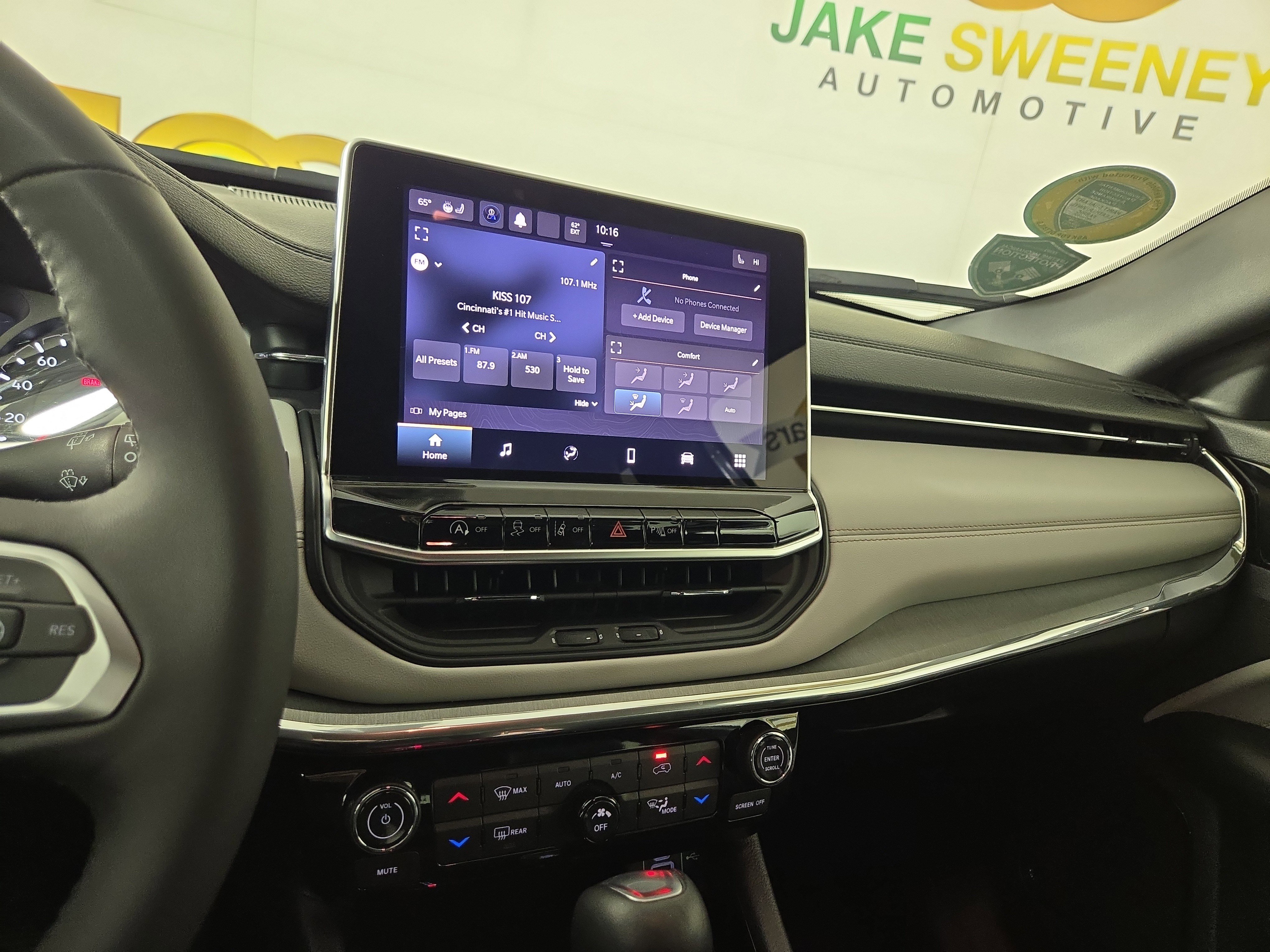 Used 2023 Jeep Compass Limited image 21