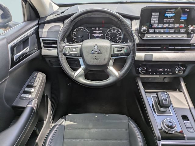 Used 2024 Mitsubishi Outlander SE FWD image 17