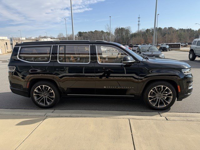 Used 2022 Jeep Grand Wagoneer Series III w/ Rear Seat Video Group 1 image 19