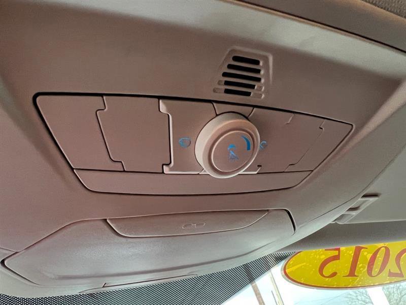 Used 2015 Ford Focus SE w/ Equipment Group 201A FWD image 18
