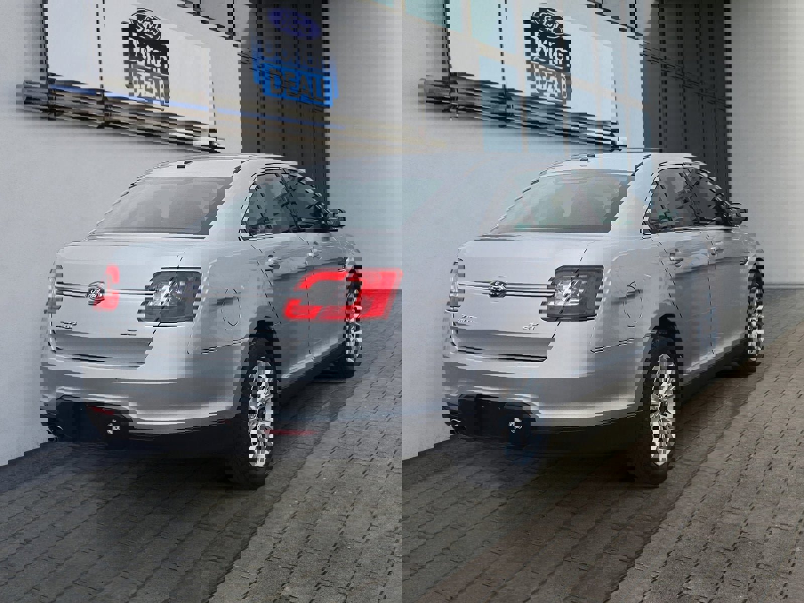 Used 2012 Ford Taurus SEL image 3