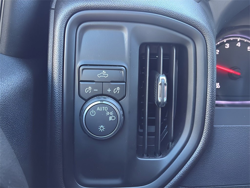 Used 2024 Chevrolet Silverado 1500 Custom image 36
