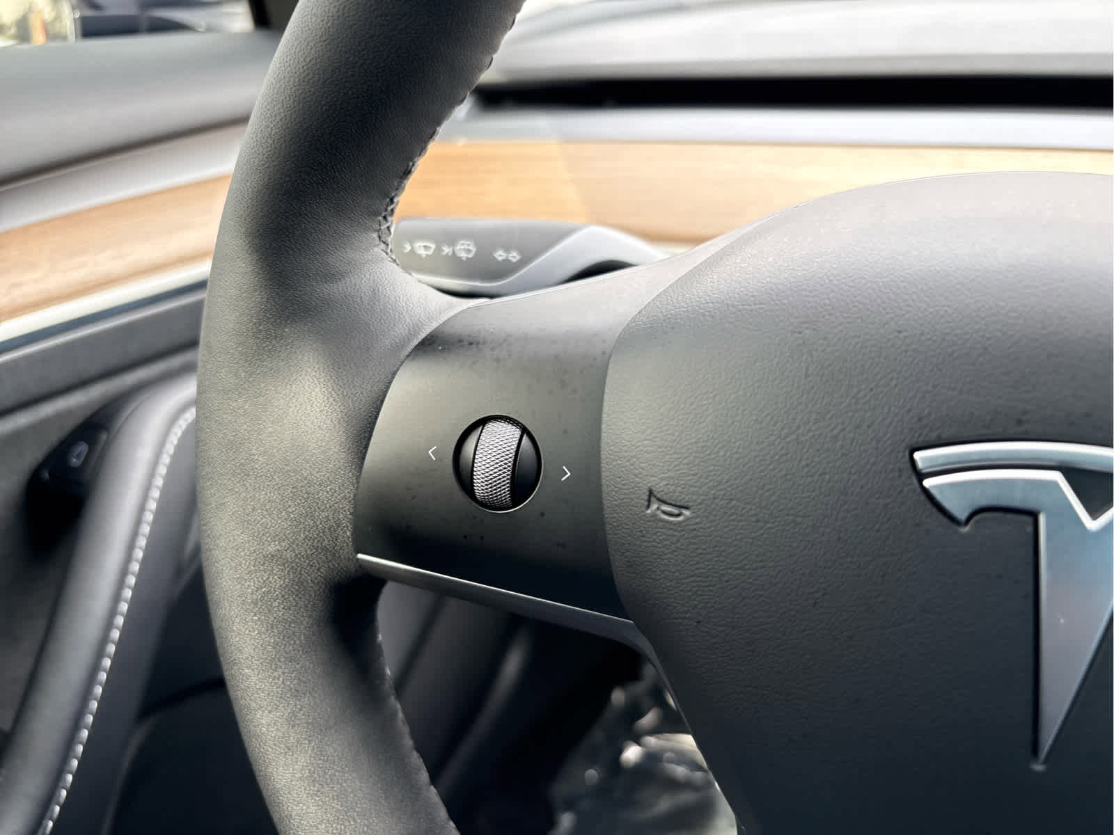 Used 2023 Tesla Model 3 Standard Range image 23