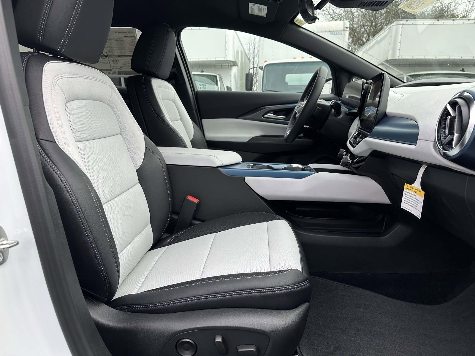 New 2026 Chevrolet Equinox EV LT image 25