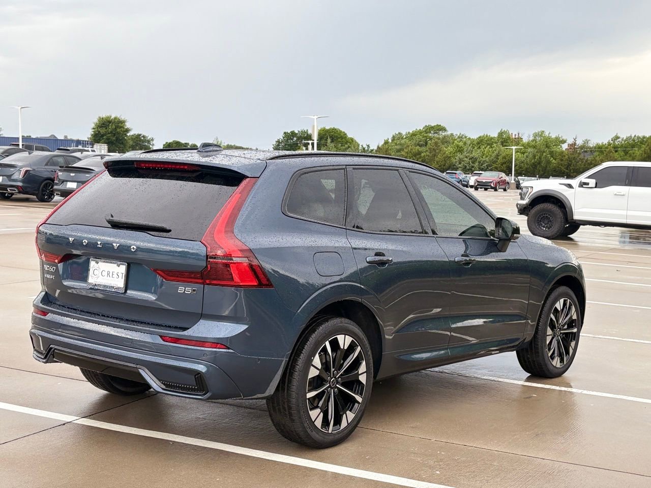 New 2026 Volvo XC60 B5 Plus AWD/4WD image 4