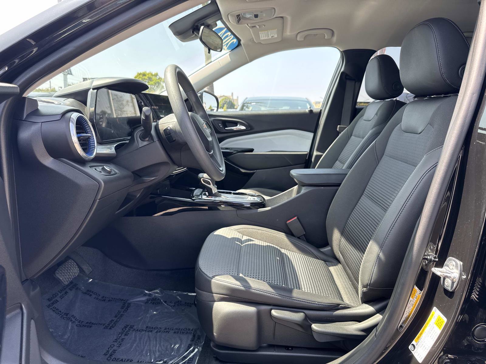 Used 2024 Chevrolet Trax LT image 13