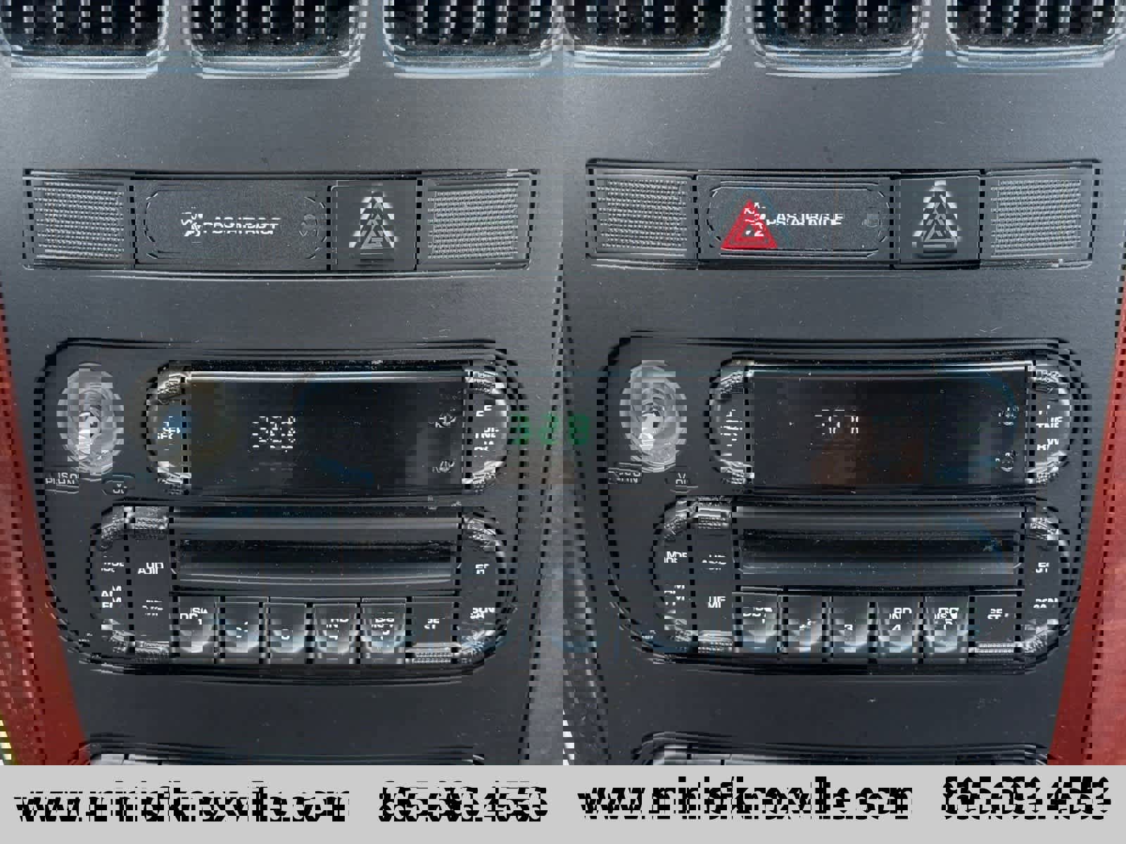 Used 2006 Chrysler Town & Country image 22