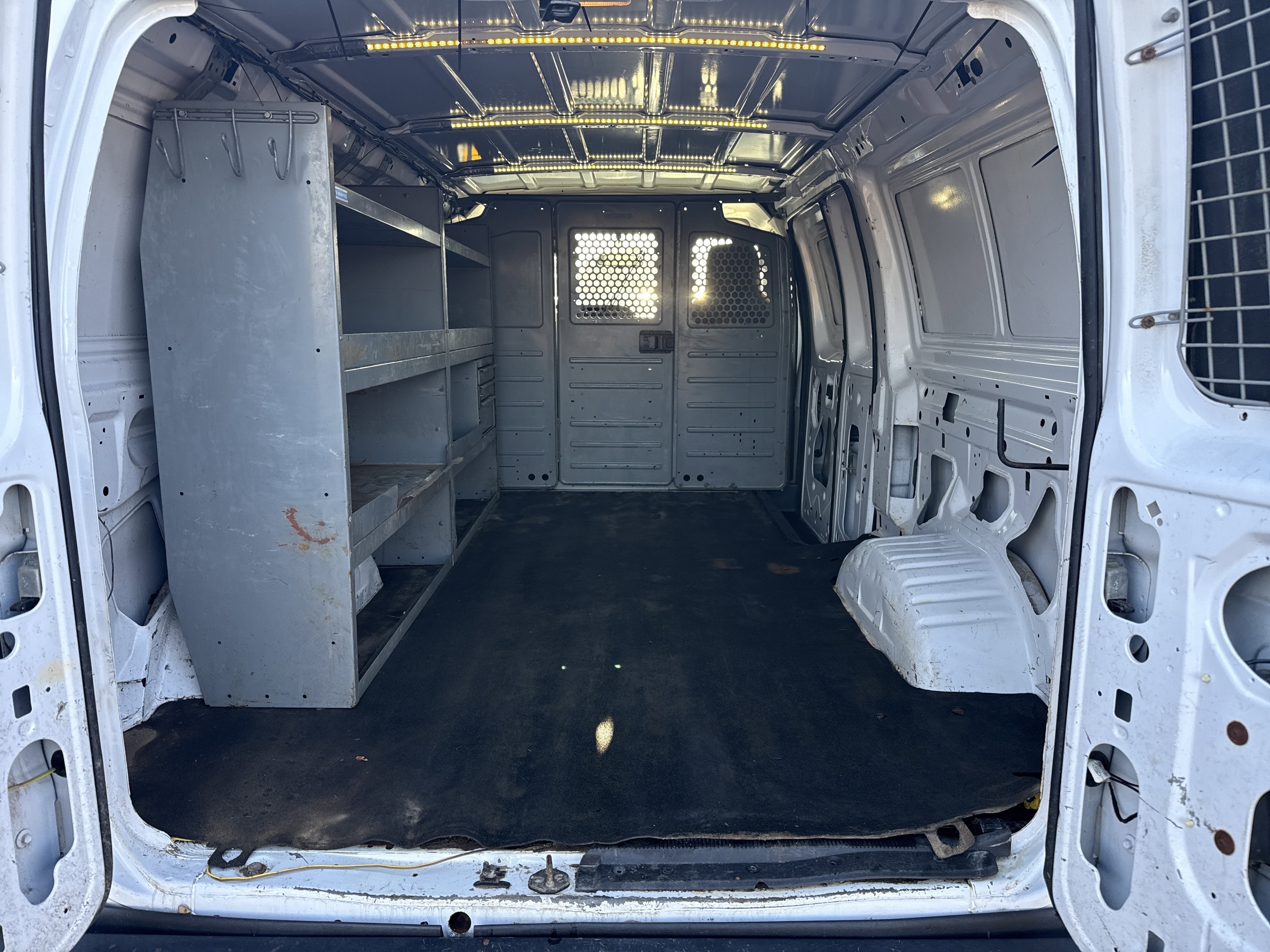 Used 2014 Ford E-250 and Econoline 250 image 7