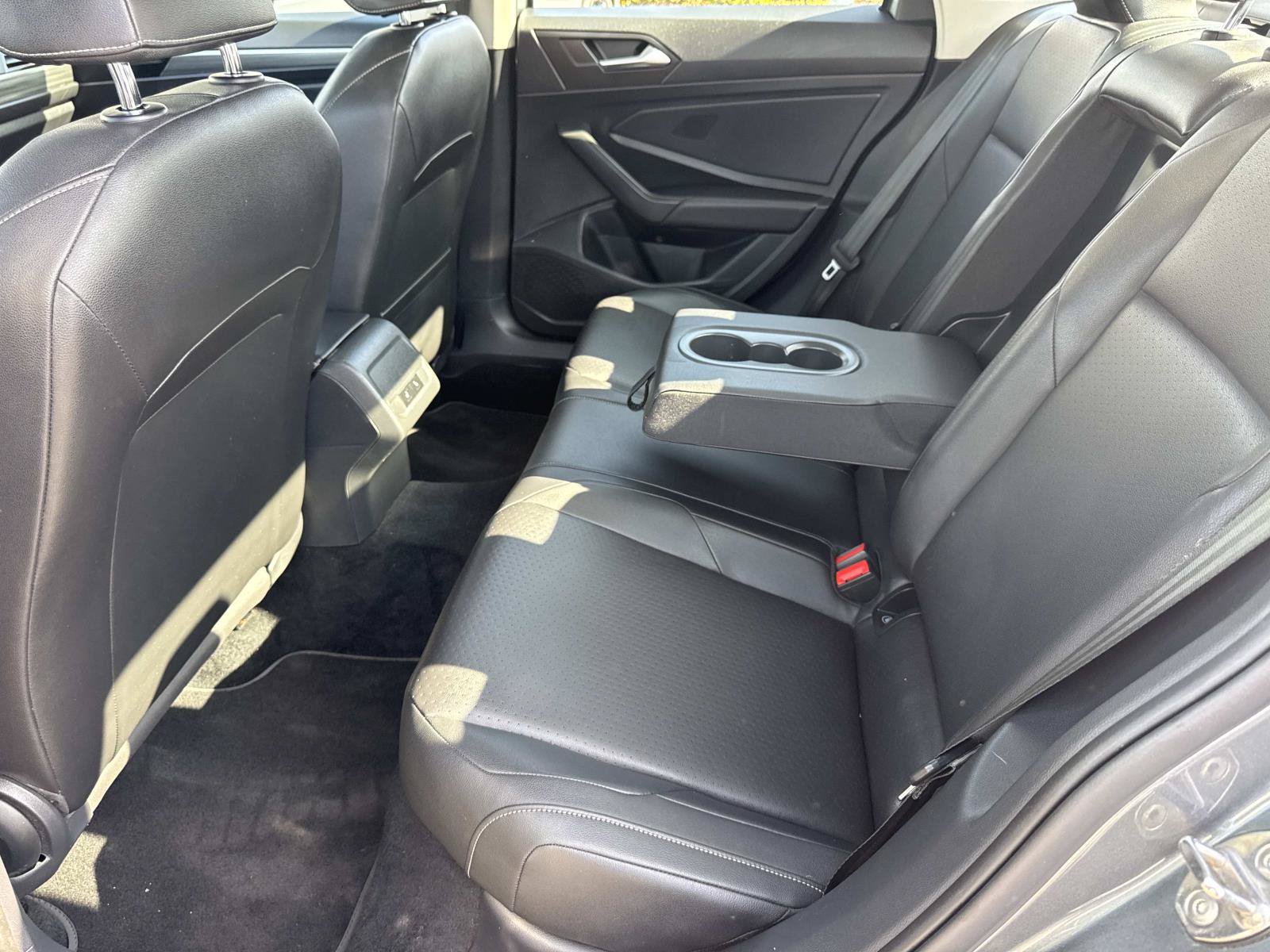 Used 2019 Volkswagen Jetta SEL w/ Cold Weather Package FWD image 26