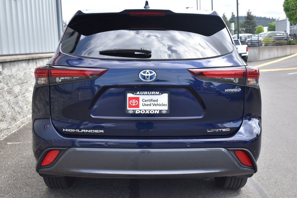 Certified 2024 Toyota Highlander Limited AWD/4WD image 6
