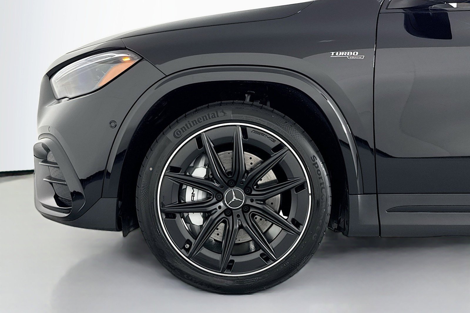 New 2026 Mercedes-Benz GLA 35 AMG 4MATIC image 9