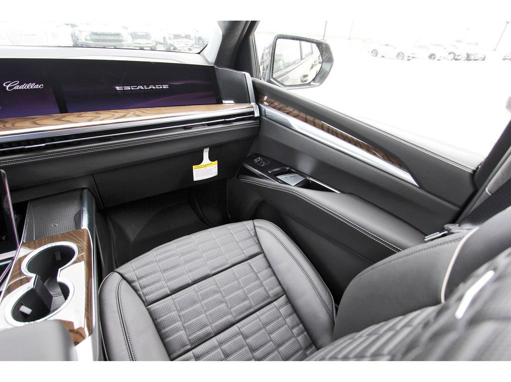 New 2026 Cadillac Escalade ESV Platinum Sport w/ LPO, ONYX Package AWD/4WD image 10