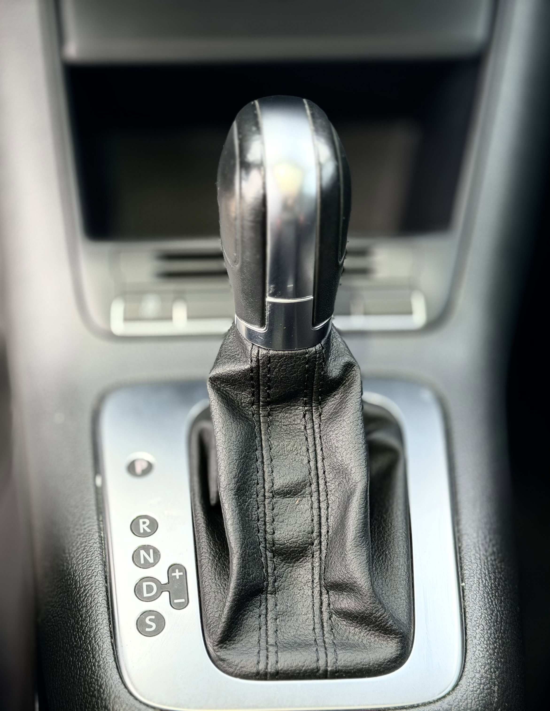 Used 2013 Volkswagen Tiguan SE FWD image 29