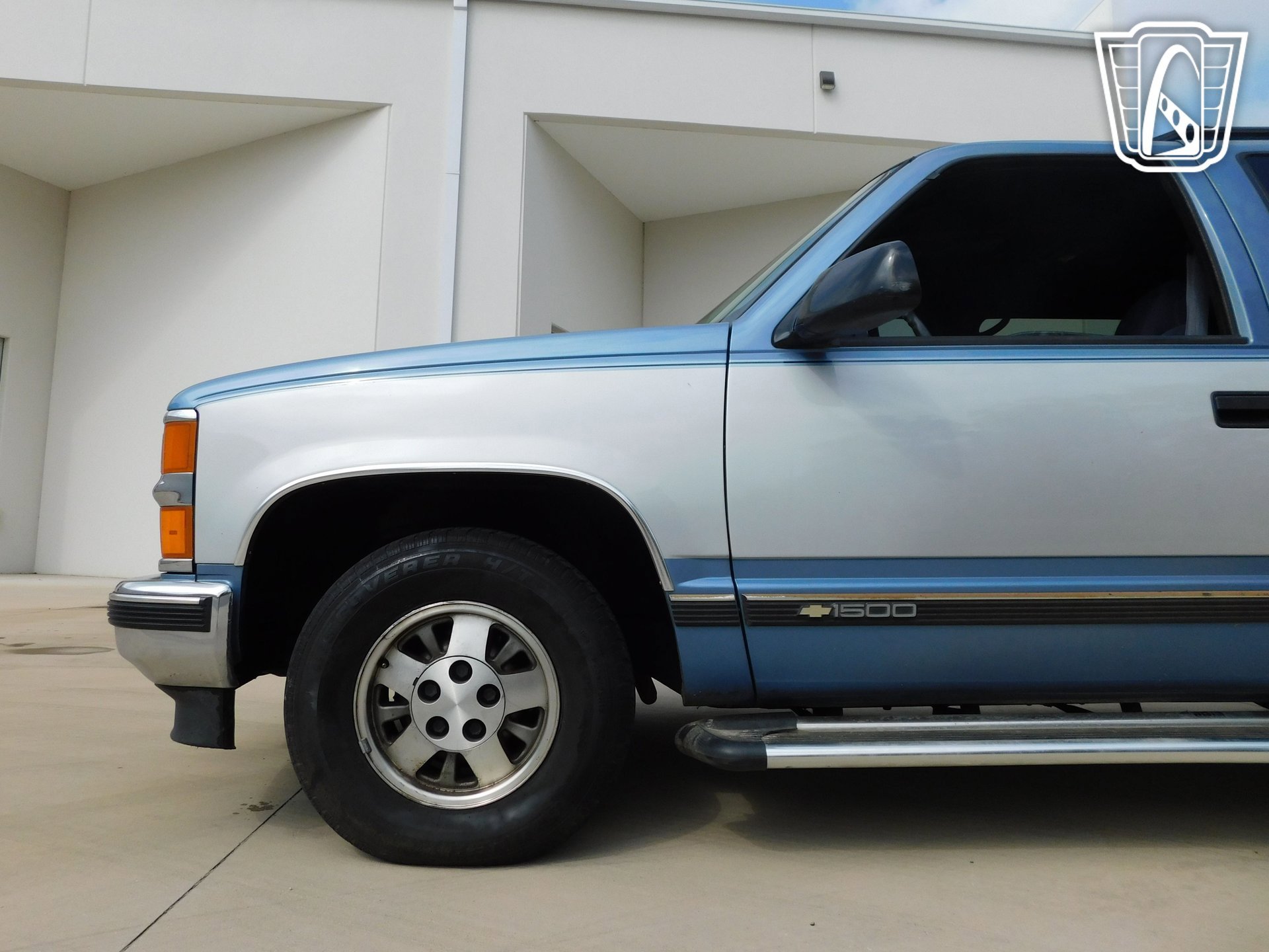 Used 1995 Chevrolet Suburban image 9