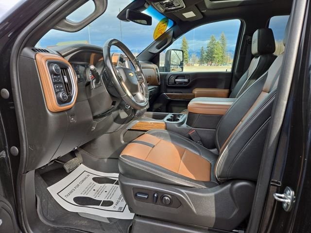 Used 2023 Chevrolet Silverado 3500 High Country image 2