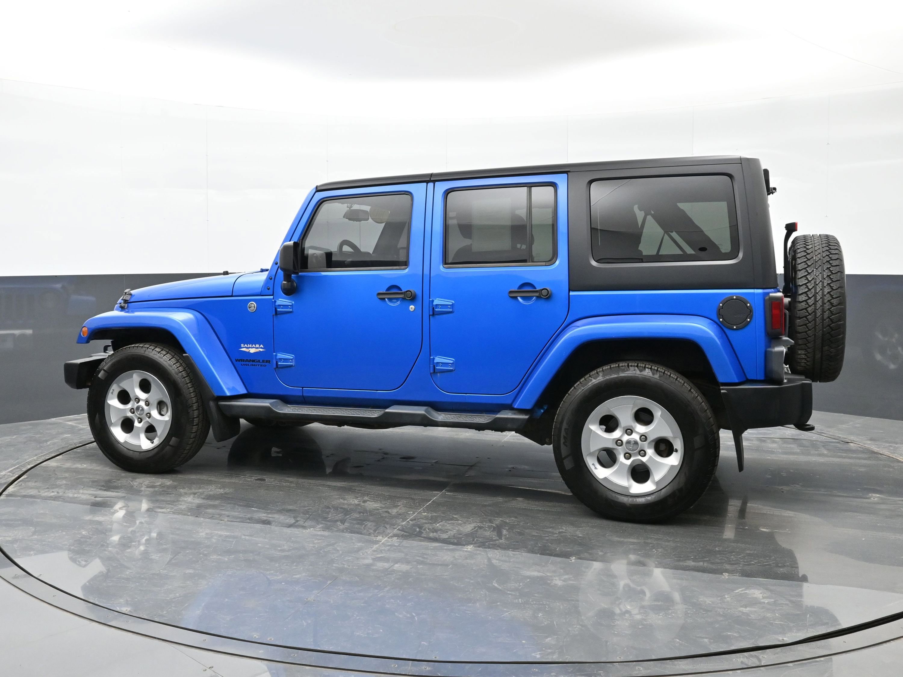 Used 2015 Jeep Wrangler Unlimited Sahara image 5