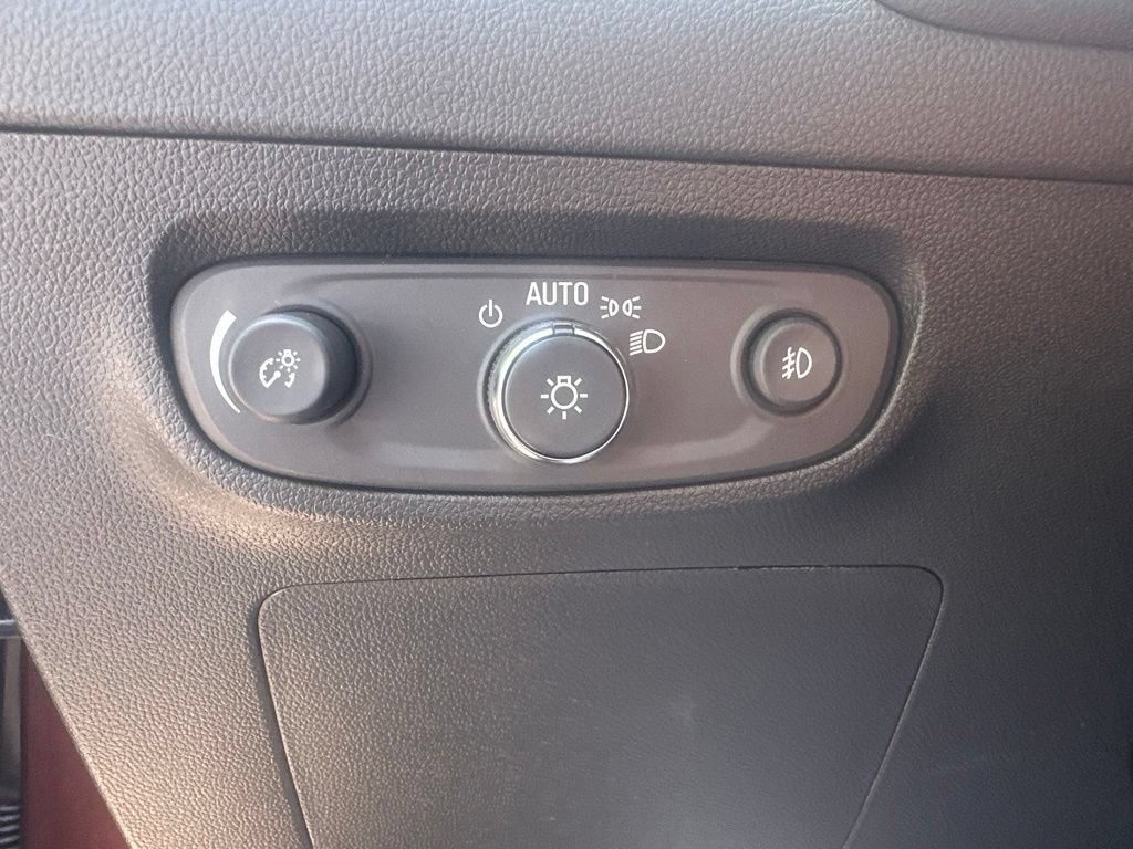 Used 2023 Buick Encore GX Preferred w/ Cold Weather Comfort Package FWD image 18