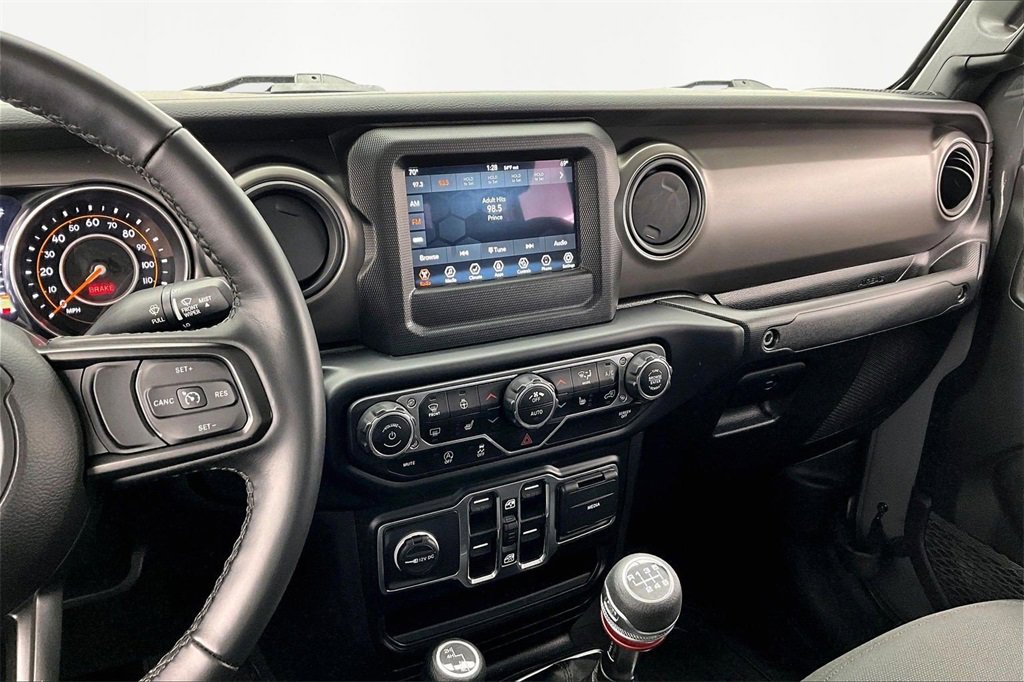 Used 2022 Jeep Gladiator Willys image 6