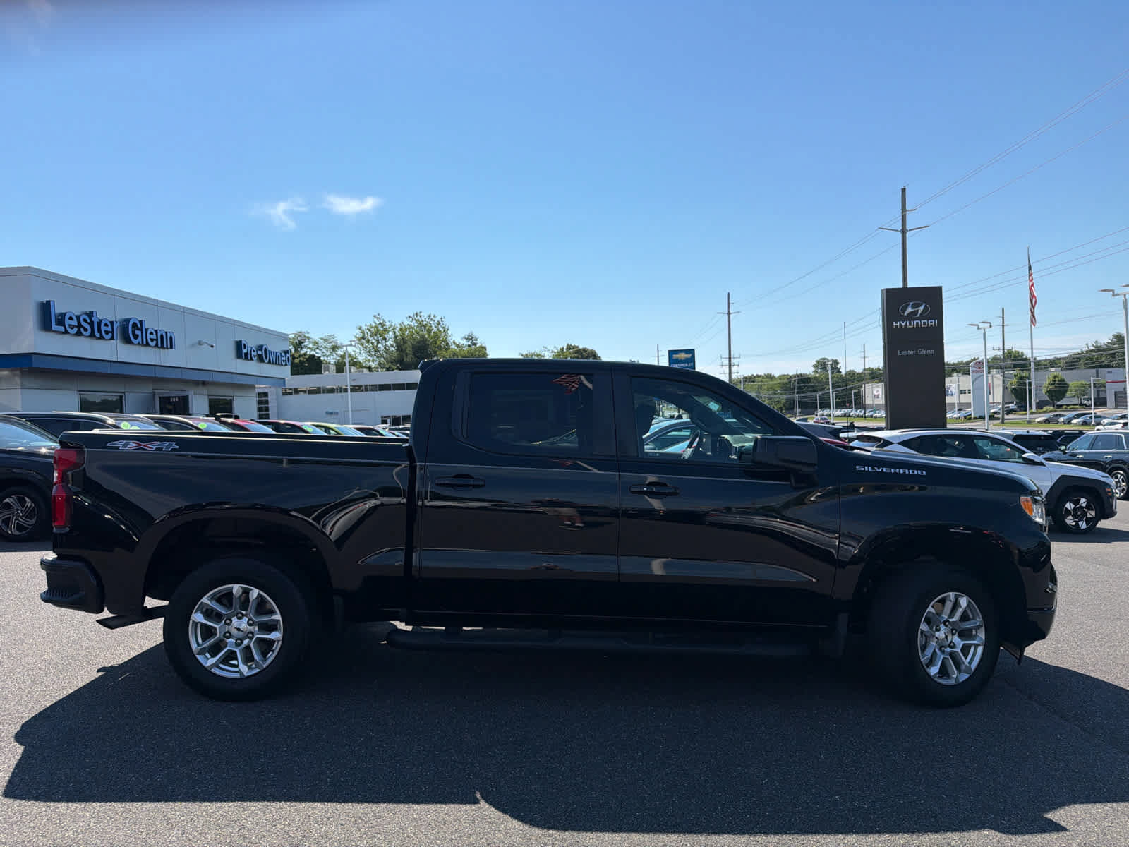 Used 2023 Chevrolet Silverado 1500 RST AWD/4WD image 4