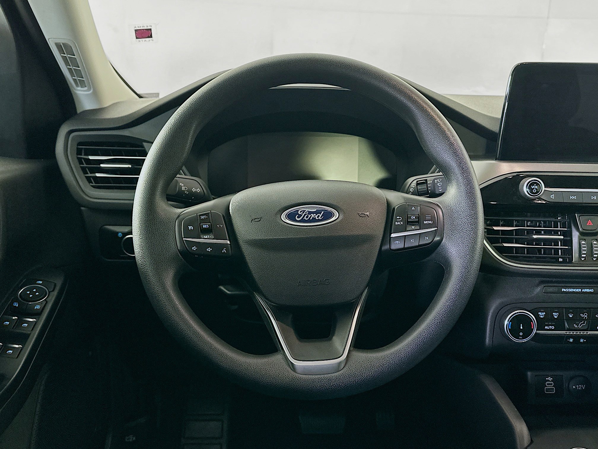 Used 2025 Ford Escape Active AWD/4WD image 18